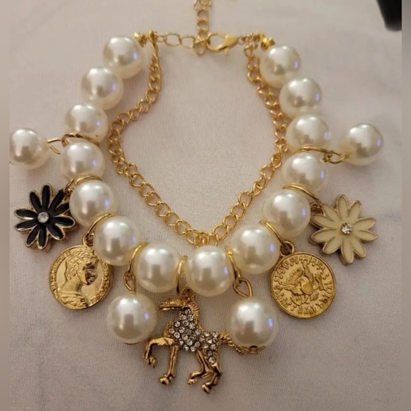 New Faux Pearl gold Charm Toggle Bracelet - Picture 3 of 4